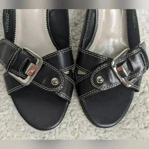 NATURALIZER Women sandals size 10 color black Like New  condition! - Picture 3 of 10